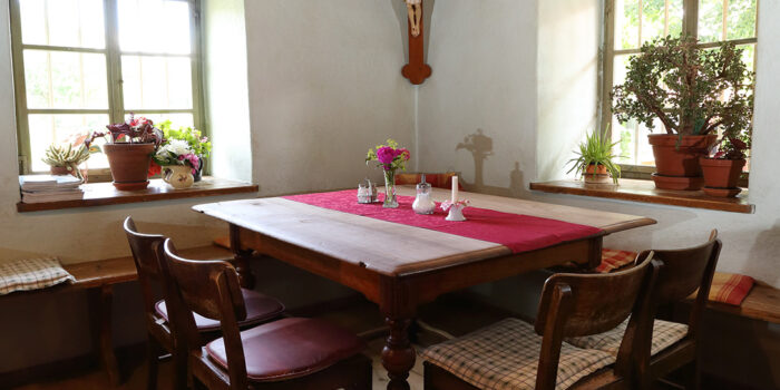 gemuetliche-stube-in-der-tafernwirtschaft-ehrn